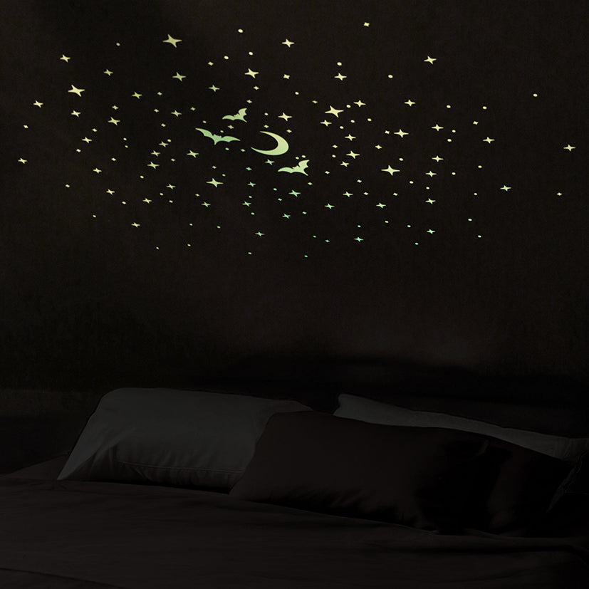 Självlysande dekaler med stjärnor och fladdermöss